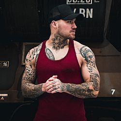 GymBeam Tielko Stringer Tank Top Burgundy  S
